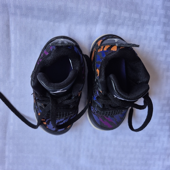 Nike Air Jordan 4 Retro Size 5c - Picture 3 of 6